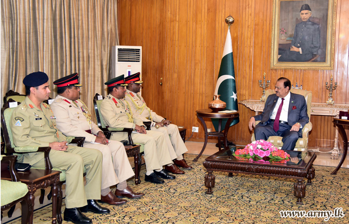 Commander Extends Courtesies to Pakistan's President during Tour 