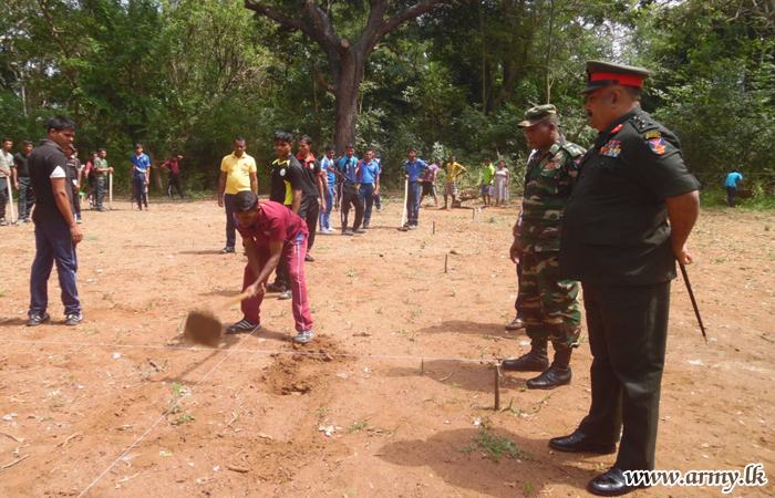 CAVT Troops Give Hand to Handicapped Children’s Home 