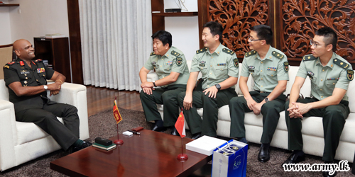 Head of Chinese Project Management Team at Diyatalawa New Auditorium Meets Army Chief 