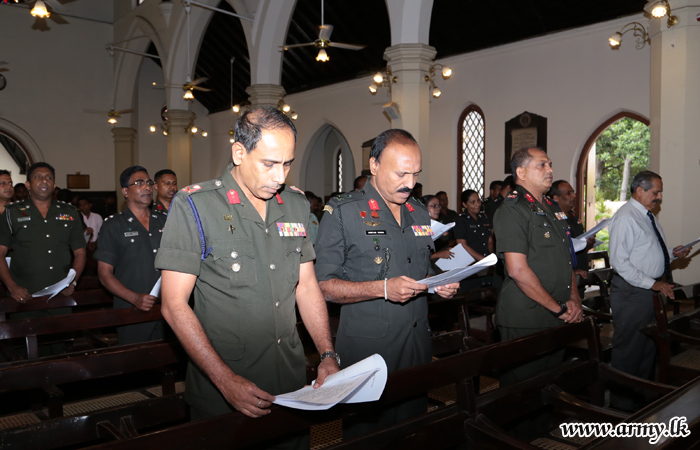 යුද හමුදාපති සහ යුද හමුදා ක්‍රිස්තියානි සංගමයේ සභාපති වෙත ආශීර්වාද පතා විශේෂ දේව මෙහෙයක්