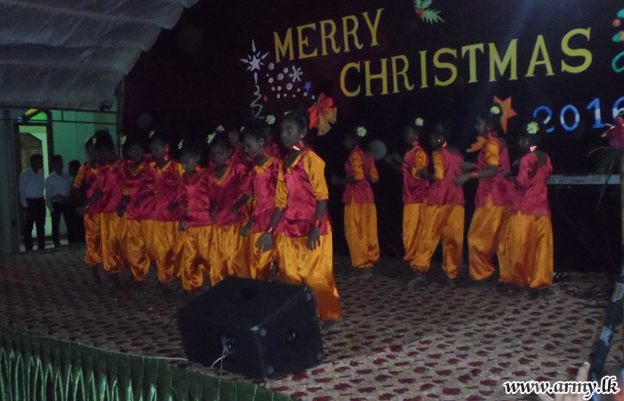 66 Division Organizes Two Different Christmas Carols in Pooneryn