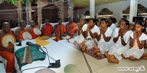 යුද හමුදාවෙන් මියගිය සිවිල් සේවකයින්හට විශේෂ පිං අනුමෝදන් කිරිමක්