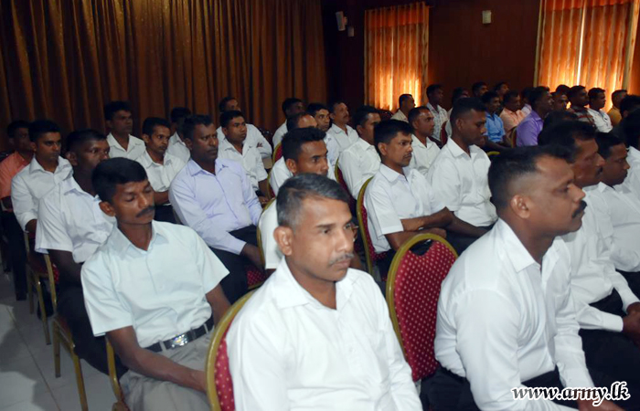 Civil Employees in the Army Refresh Their Duty Commitments 