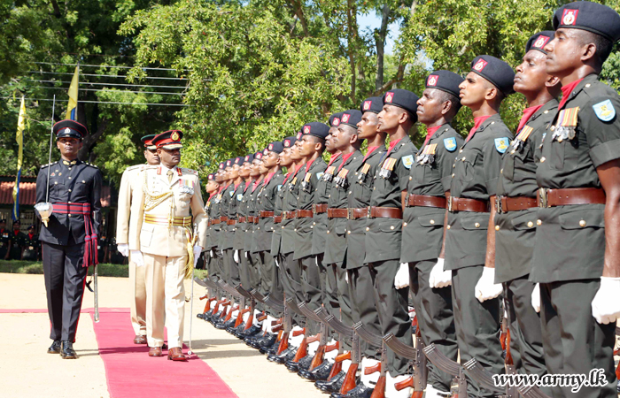 Commander Meets Troops at the SFHQ-E