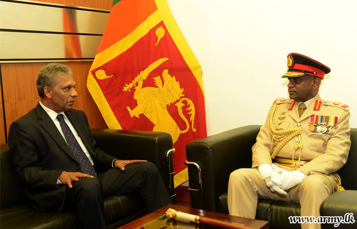 Commander Meets New Secretary Defence During Courtesy Visit 