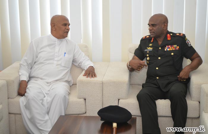 Commander While in Jaffna Exchanges Views with Governor & District Secretary 