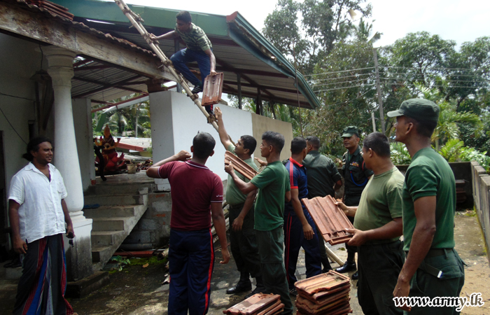 Army Troops Assist Cyclone-Affected Households & Help Roof Repairs