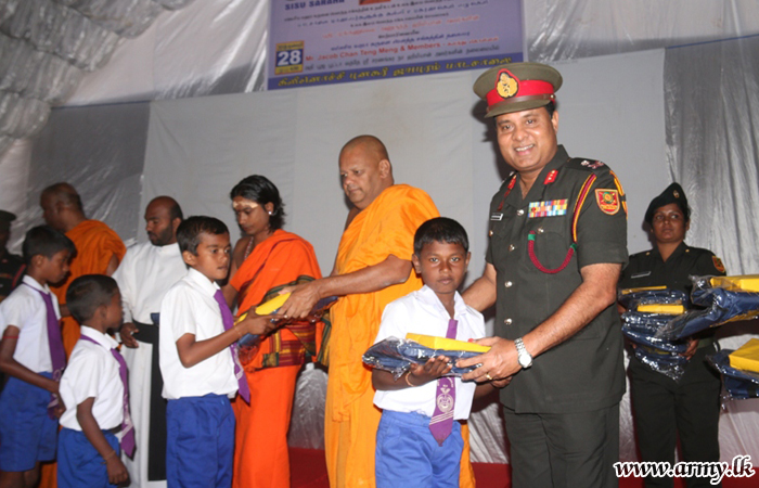 500 Kilinochchi Students Get Incentives Through Malaysia's MKBA 