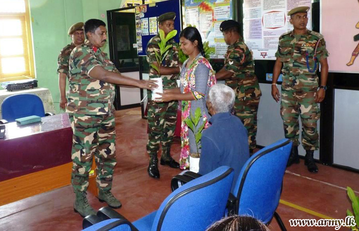 East-Based Troops Distribute Cashew Plants Sponsored by ‘Dilmah’ Conservation