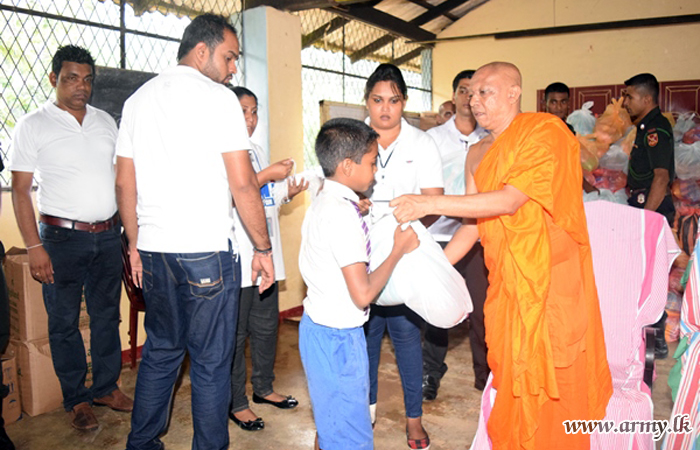 பேரனரத்தங்களில்  பாதிப்புக்கு உள்ளானவர்களுக்கு ‘ரங்கிரி ஸ்ரீ லங்கா’ சமுக அமைப்பு மற்றும் கெமுனு ஹேவா படையணியினர்  இணைந்து உதவி