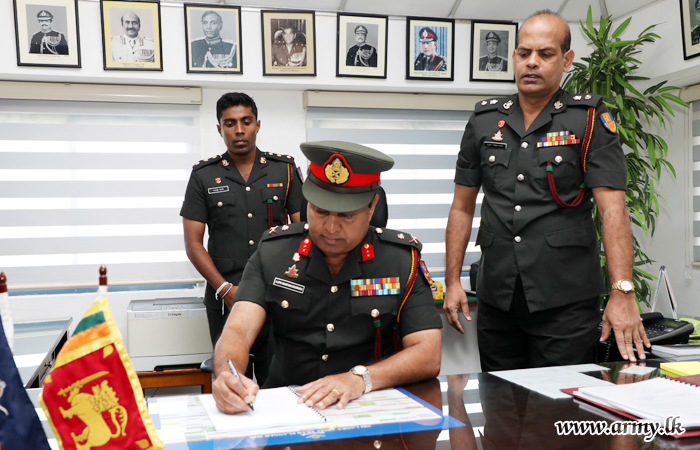 Major General Ajith Kariyakarawana, New DCOS Assumes Office