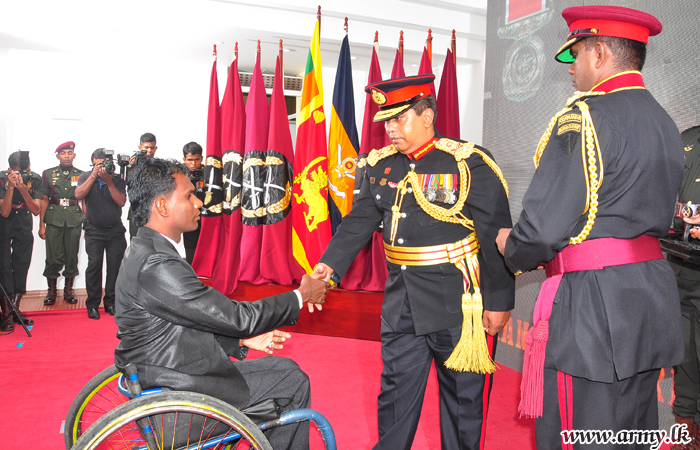 Commandos Recognized in Gallantry Medal Ceremony 