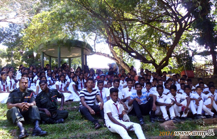 Vattapalai Teachers & Students Full of Praise to SF-Commander for Organizing Educational Trip 