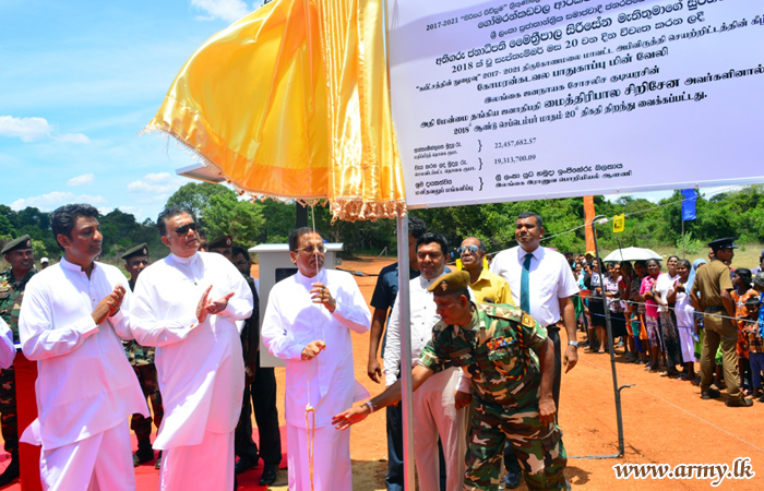 இராணுவத்தினரால் புனரமைக்கப்பட்ட பக்மேவெவ குலம் மற்றும் மின்சார வேலிகள் திறந்து வைப்பு 