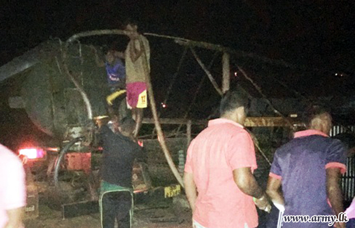 593 Troops Douse Fire in Fishermen’s Huts in Chemmalai