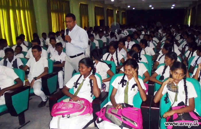 22 Division Facilitates Conduct of G.C.E. (O/L) Seminar in Trincomalee  