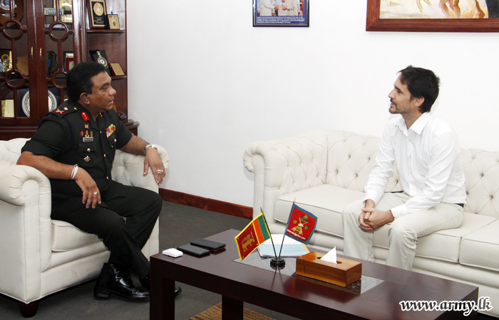 Vavuniya ICRC Head Pays Courtesy Call on Jaffna Commander 