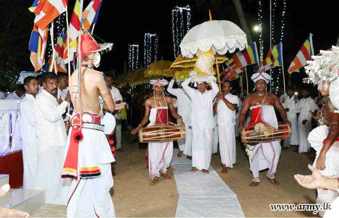 Navatkuli Temple Katina in Jaffna Held with Many Devotees 