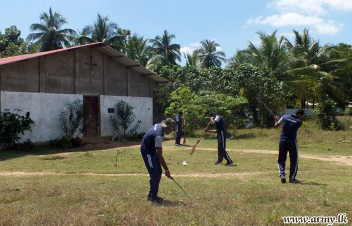 571 Brigade Conducts ‘Shramadana’ at ‘Janatha Dewasaba’ Church