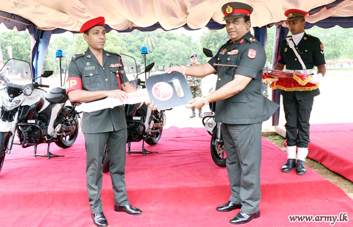 Jaffna Commander Gifts New Motorbikes to Sri Lanka Corps of Military Police  