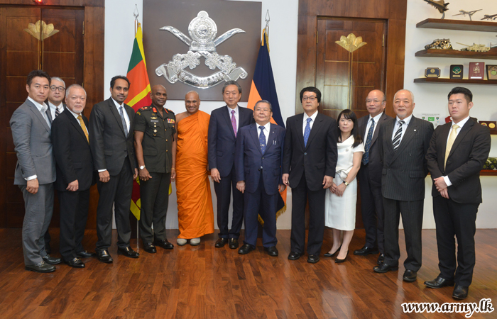Commander Explains Army’s Commitment for Revival of Buddhism to  former Japanese Premier 