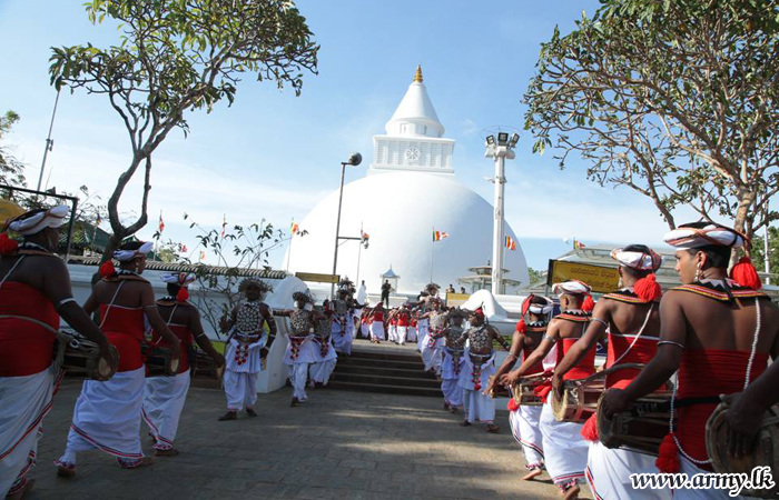 Army Flags Flutter in Kirivehera & Kataragama Sacred Precincts 