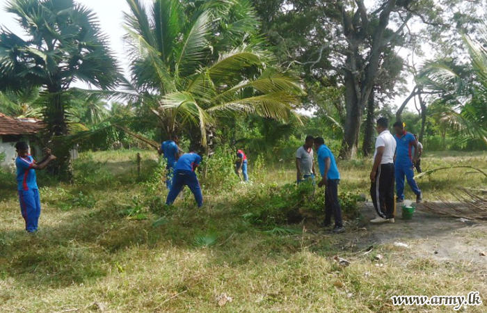 Kilinochchi Troops Contribute to Cleaning Programmes