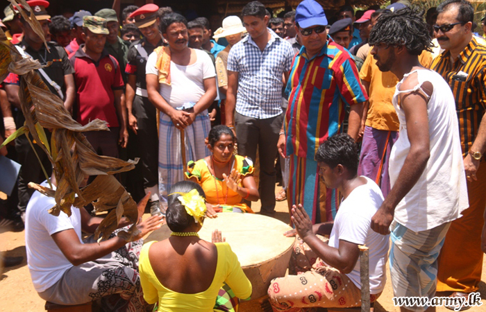 Kilinochchi Troops Mark Their Sinhala & Hindu New Year