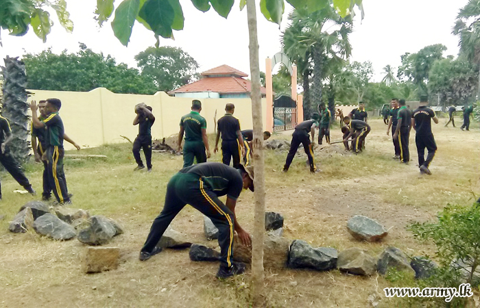 Kilinochchi Troops Continue with Shramadana Campaigns