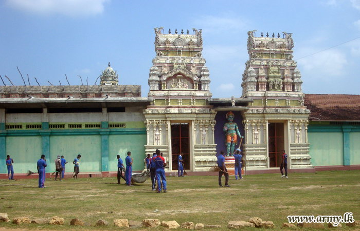 Troops Clean Kovil Premises 