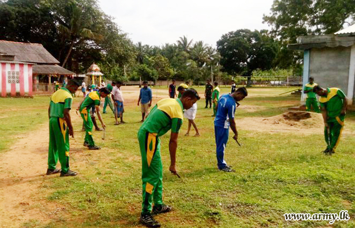 මුලන්කාවිල් විෂ්ණු කෝවිල පිරිසිදු කිරීම සඳහා භට පිරිස්හි සහය