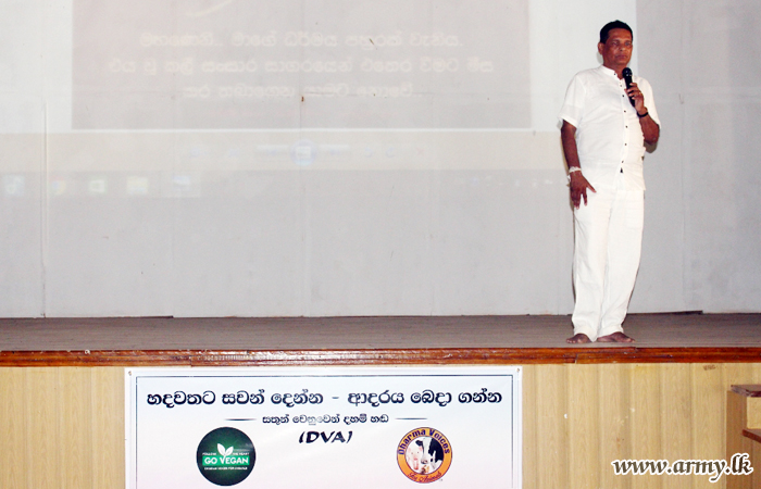 Kilinochchi Soldiers Listened to a Lecture on ‘Healthy, Environment – Friendly, Non-Violent & Fair Society’ 
