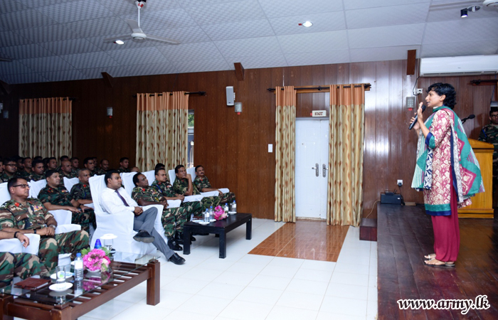 Mullaittivu Troops Learn ‘the Way to Solve Legal Problems’