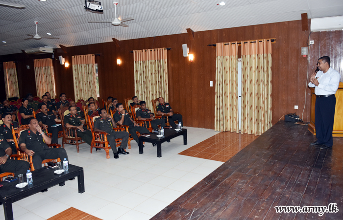 Senior Officers Learn About ‘Leadership & Management’