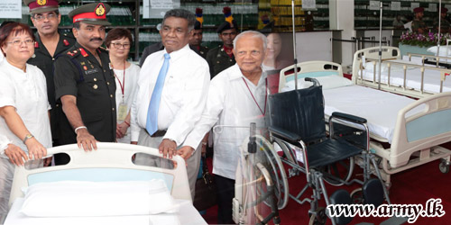 Singaporean Donors Gift Medical Accessories to Colombo Army Hospital  