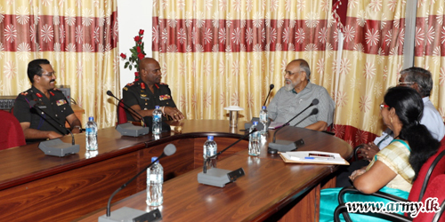 Commander Discusses Vital Issues with Northern Chief Minister