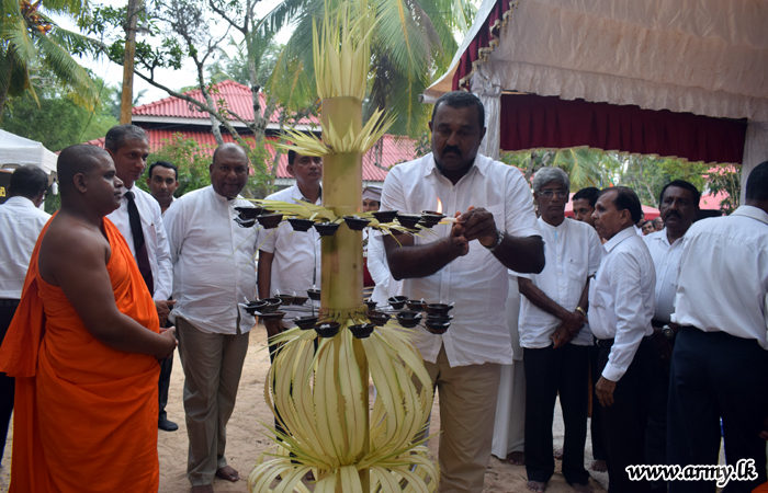 உயிர் நீத்த அனைத்து போர் வீரர்களுக்கும் கெப்பிடிபொல விஹாரையில் பௌத்த மத வழிப்பாடுகள் 