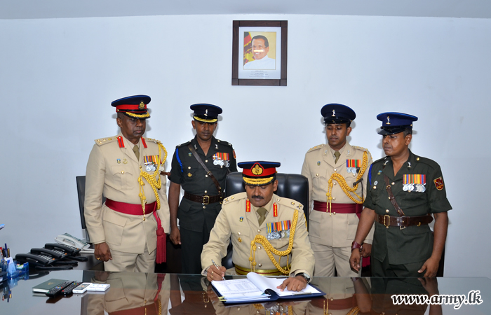 Signallers’ New Colonel Commandant Assumes Office 