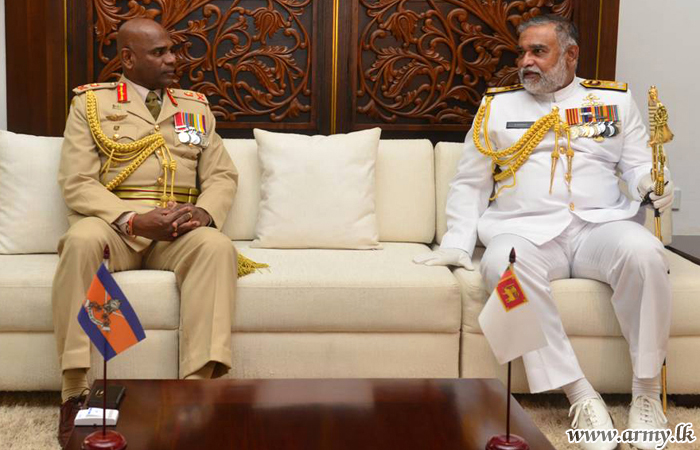 New Navy Commander Meets His Army Counterpart During Courtesy Call 