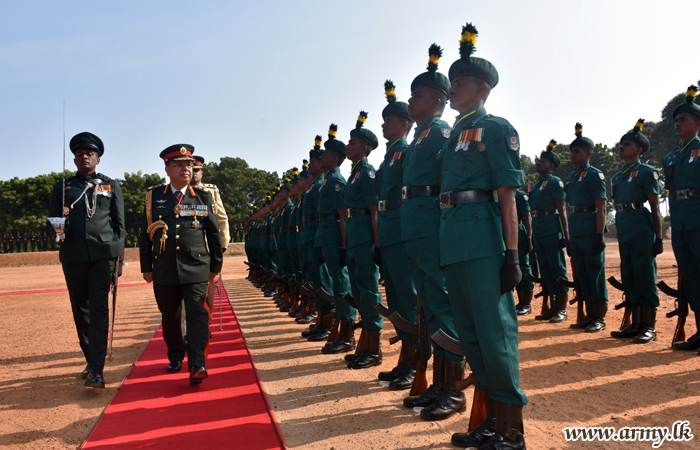 නේපාල යුද්ධ හමුදා ප්‍රධානී මුලතිව් ආරක්ෂක සේනා මූලස්ථානයේ සහ 22 වන සේනාංකයේ සංචාරයක