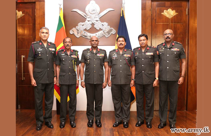 Commander Congratulates Newly-Promoted Major Generals 