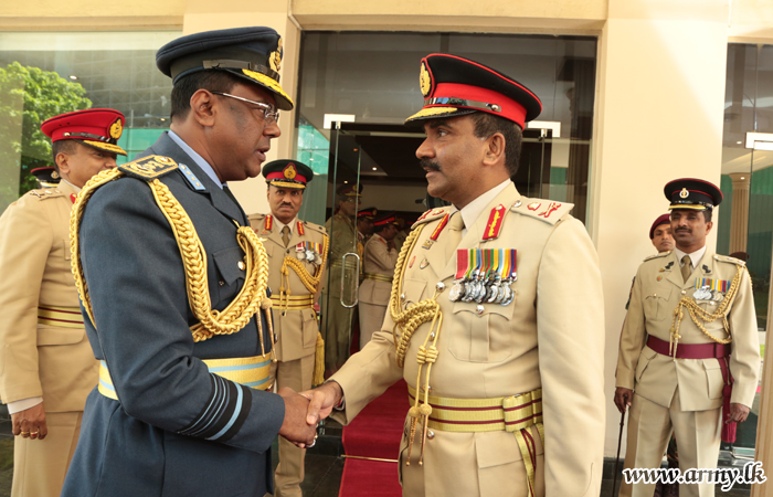 New Air Chief Pays Courtesy Call on Army Commander 