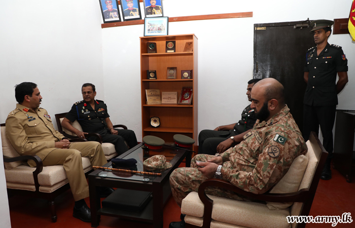 Pakistan Army Delegation Meets ASL Commandant 