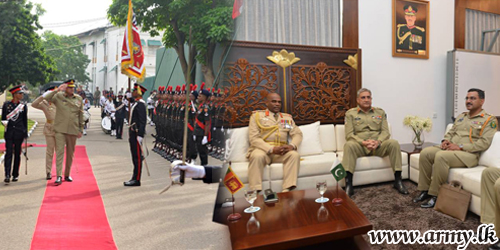 Amid Warm Reception & Military Honours, COAS of Pakistan Meets His Sri Lankan Counterpart