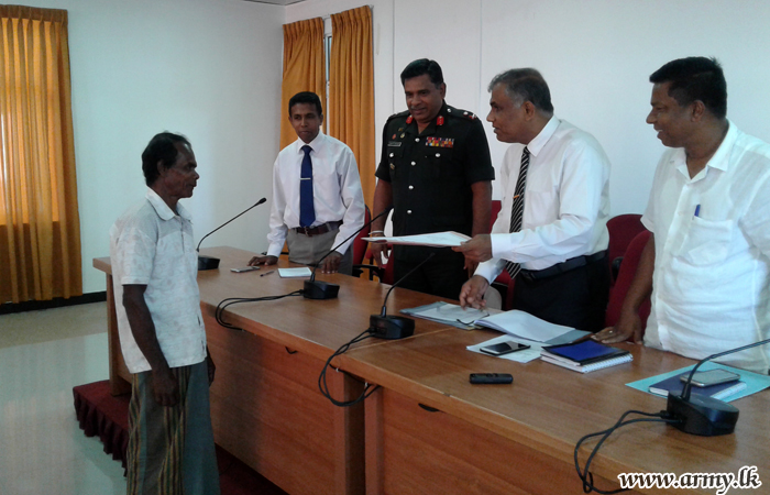 பொலன்நறுவைப் பிரதேசத்தில் தேவையுள்ள மக்களுக்காக இராணுவத்தினரால் வீடுகள் வழங்கிவைப்பு
