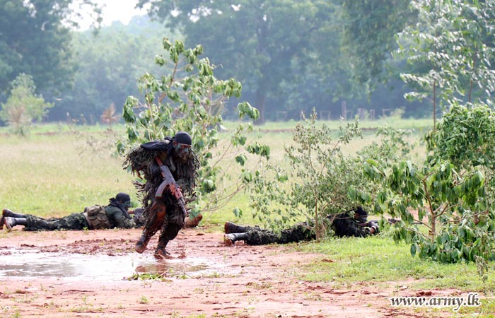 ‘Special Infantry Operations- Refresher Course' Graduates  in Vasavilan - Jaffna Pass out