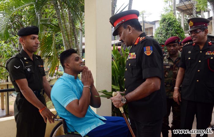 Commander Takes New Year Gifts to Disabled War Heroes at Ragama  