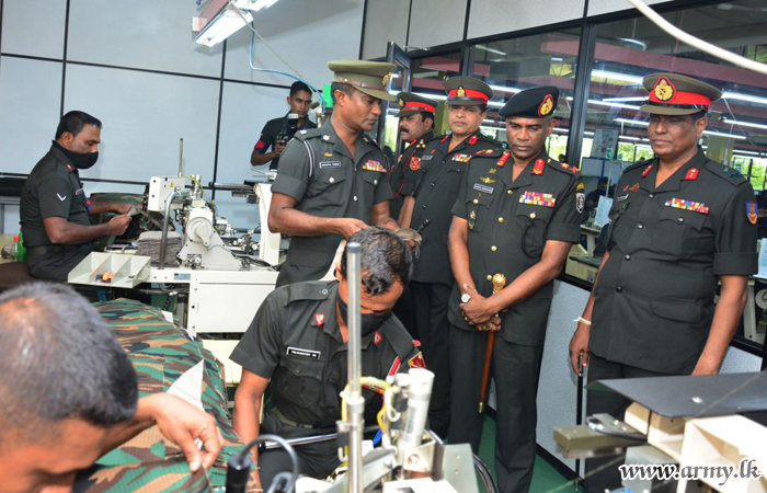 Commander Encourages Disabled War Heroes at Yakkala Army Ranaviru Apparels Industries 