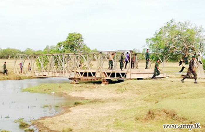 යාල හරහා කතරගම වෙත ‘පාද යාත්‍රාවේ’ පැමිණෙන බැතිමතුන්ගේ ගමනා ගමන පහසුව සඳහා නව පාලමක් 