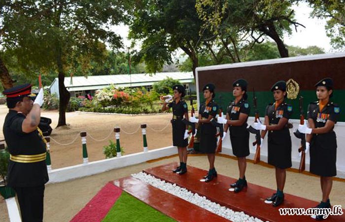 SF-E Commander Visits 5 (V) SLAWC